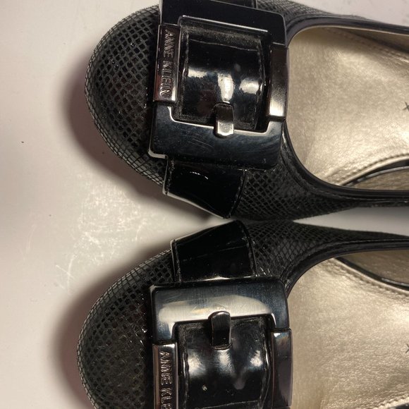 Brand New, Never Worn, Anne Klein Patent Leather Low Heel Pump - Picture 4 of 6